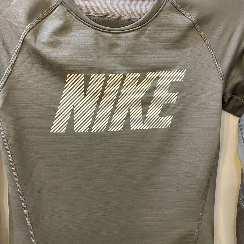 Nike Dri-Fit Long Sleeve Gray Crewneck Shirts Boys Size L